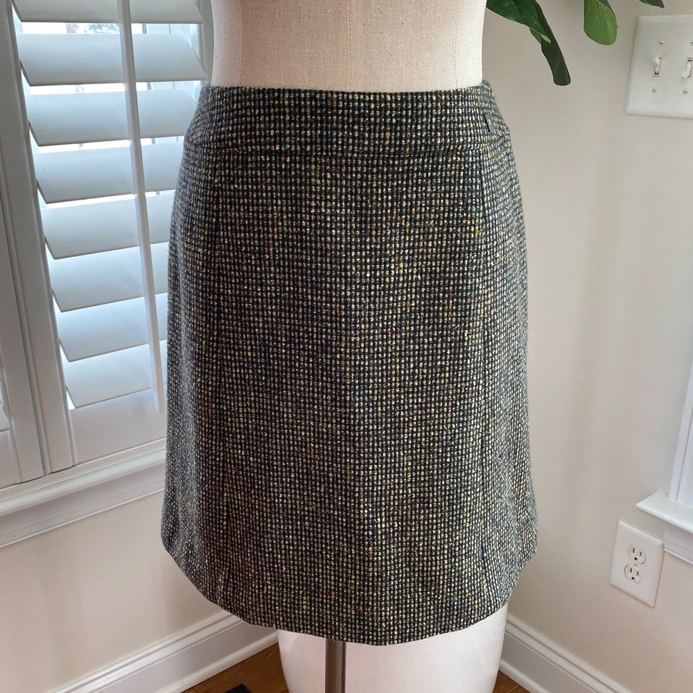 Chanel green tweed skirt size 42
